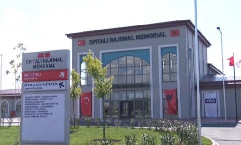 Drejt hapjes Spitali Memorial i Fierit: Manastirliu tregon detajet e sherbimeve
